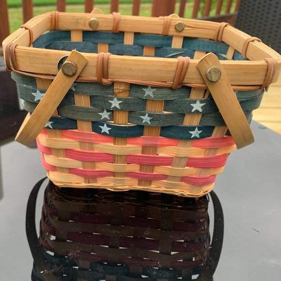 4th of July, 2 Patriotic Wicker Baskets -One Rectangle, One Oval - Stars/Stripes - Picture 4 of 9